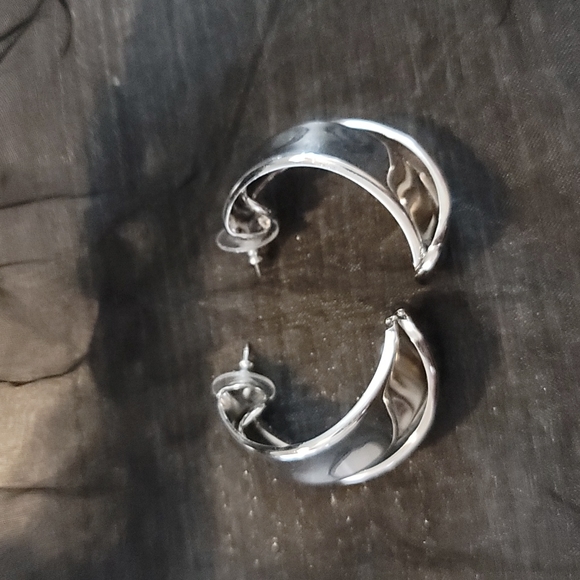 Silver Earrings - Picture 2 of 3